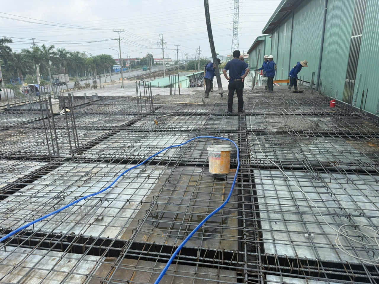 THI CÔNG NHÀ XƯỞNG LONG AN